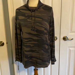 Nicole Miller Mock neck camouflage print long sleeve athleisure shirt